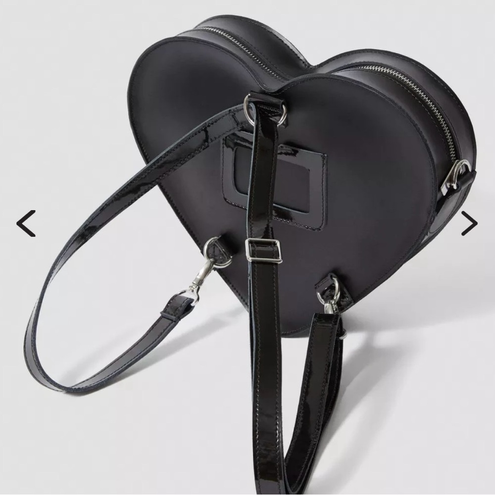 Dr. Martens Black Heart-Shaped Bag - Picture 5 of 6